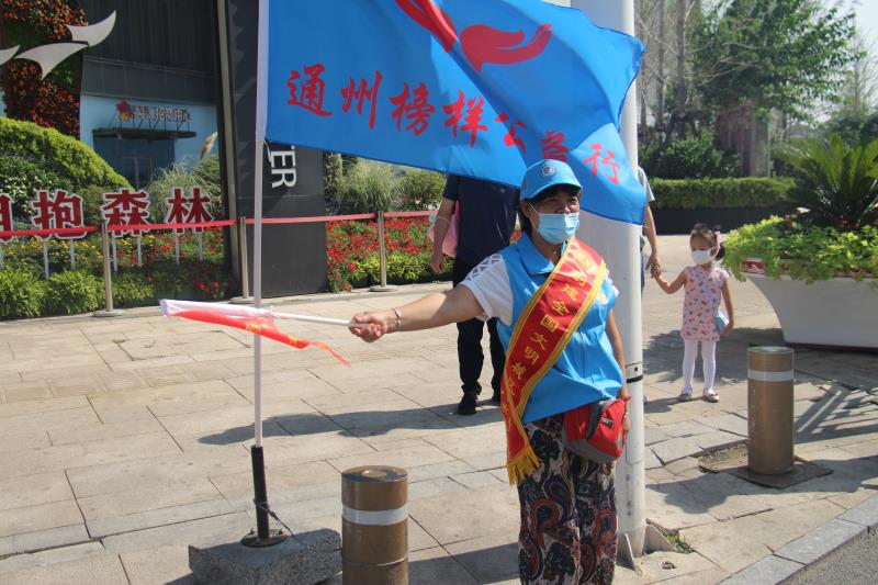 <strong>女人粉嫩的小逼视频免费</strong>